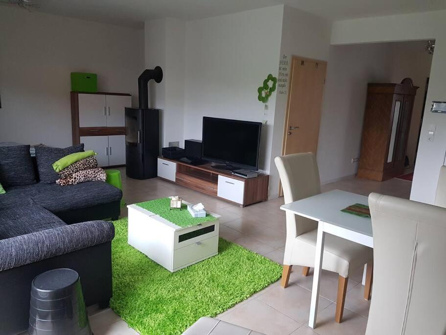 Apartament Ebenerdig Mit Terrasse & Garten, Wlan & Parkplatz! Self Check-In & Check-Out! Schwedenofen! Auggen Zewnętrze zdjęcie