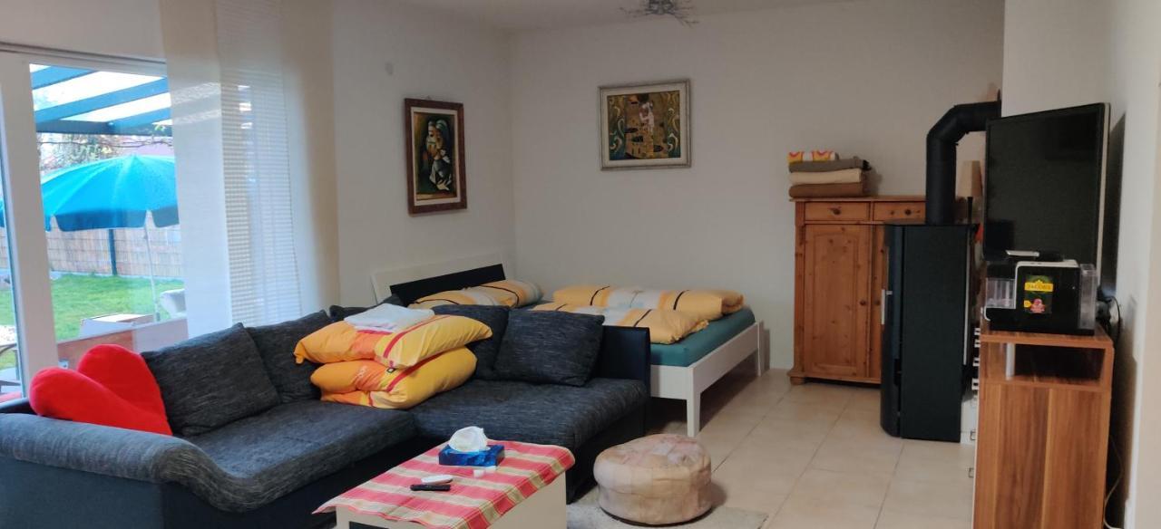 Apartament Ebenerdig Mit Terrasse & Garten, Wlan & Parkplatz! Self Check-In & Check-Out! Schwedenofen! Auggen Zewnętrze zdjęcie